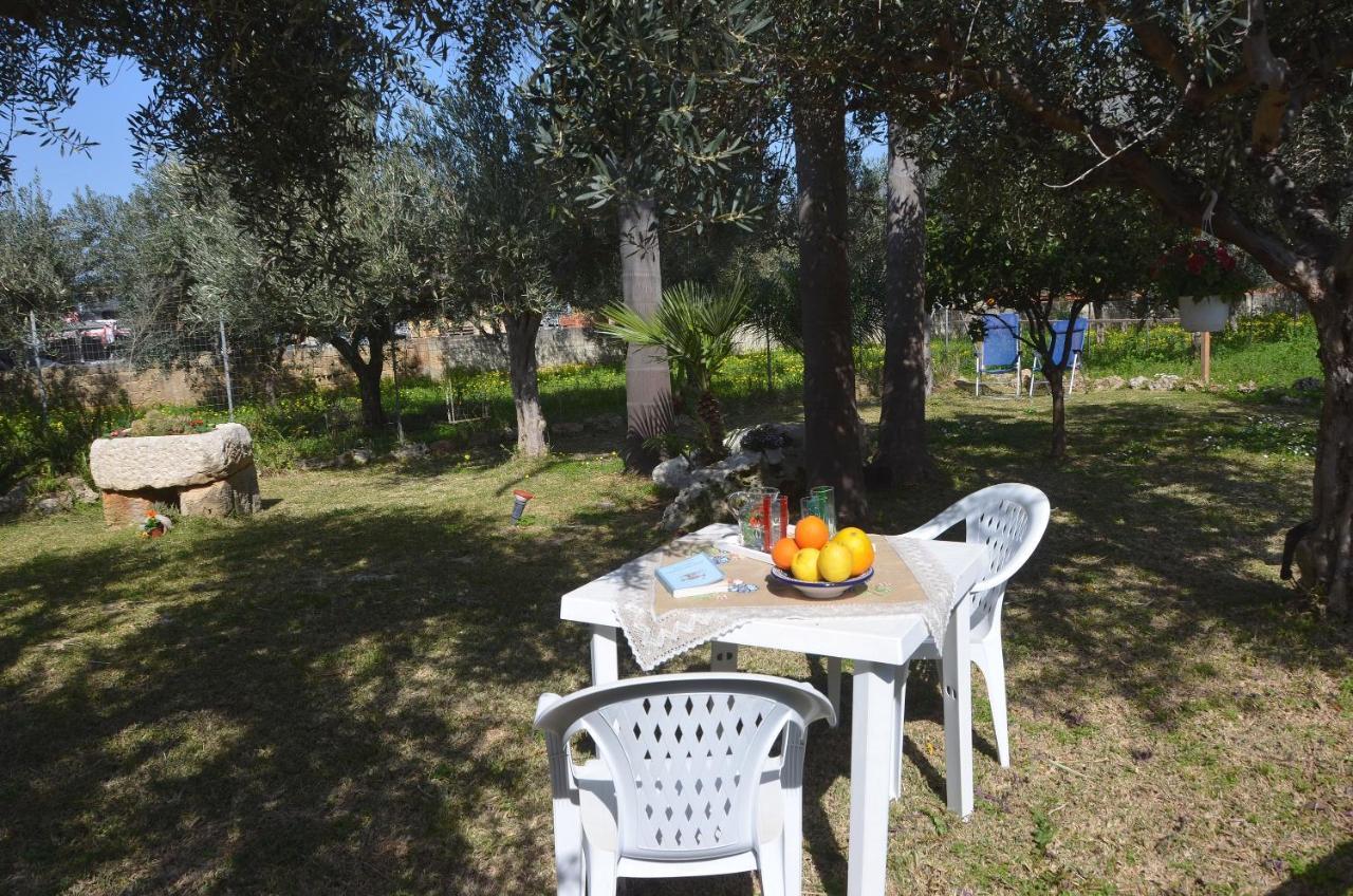 Cascina Degli Ulivi Panzió Castelluzzo Kültér fotó